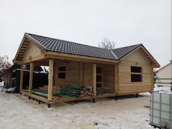 Баня с террасой 6х10 из профилированного бруса 150х150